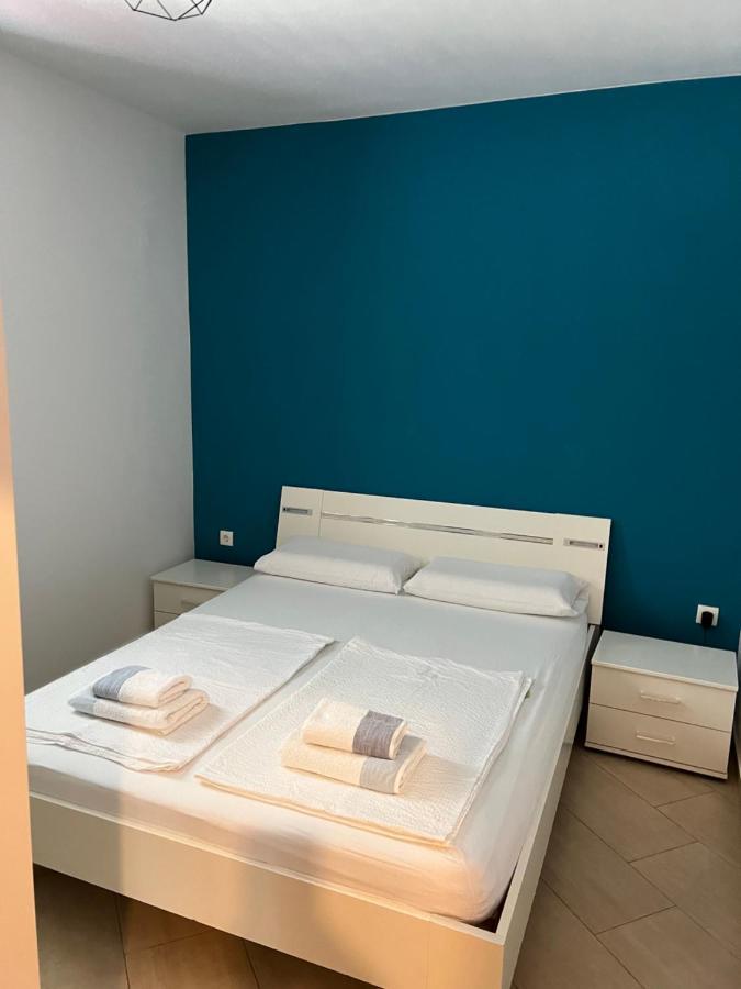 Apartments Villa Marina Рогозница Экстерьер фото